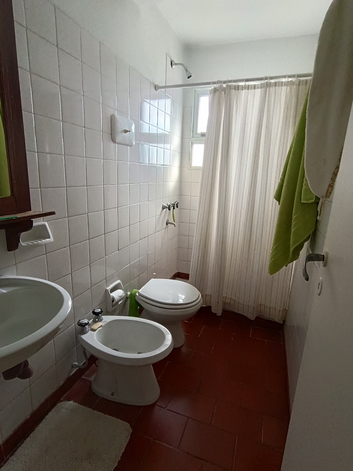 Departamento de tres habitaciones y dos baños