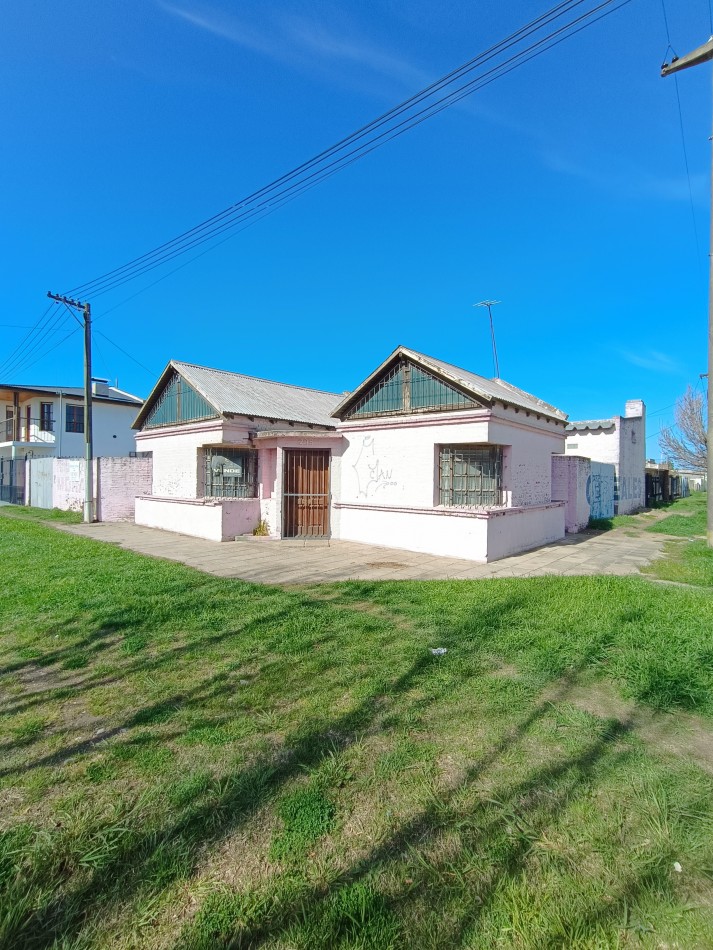 Galpon con oficina y patio