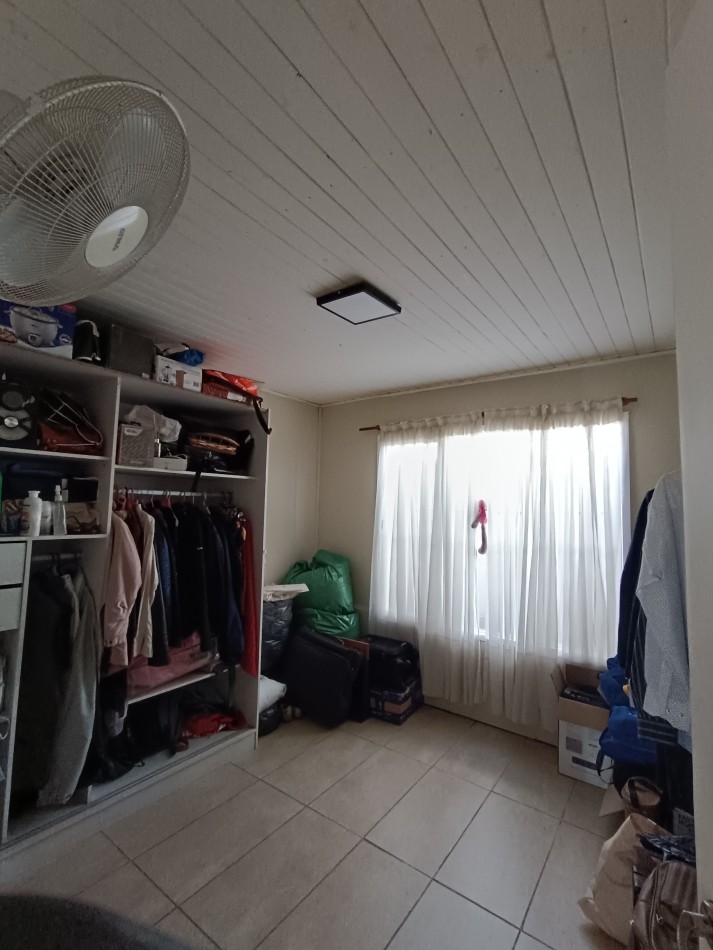 Casa de 4 habitaciones, 2 baños, patio con pileta y garage doble con fogon y baño