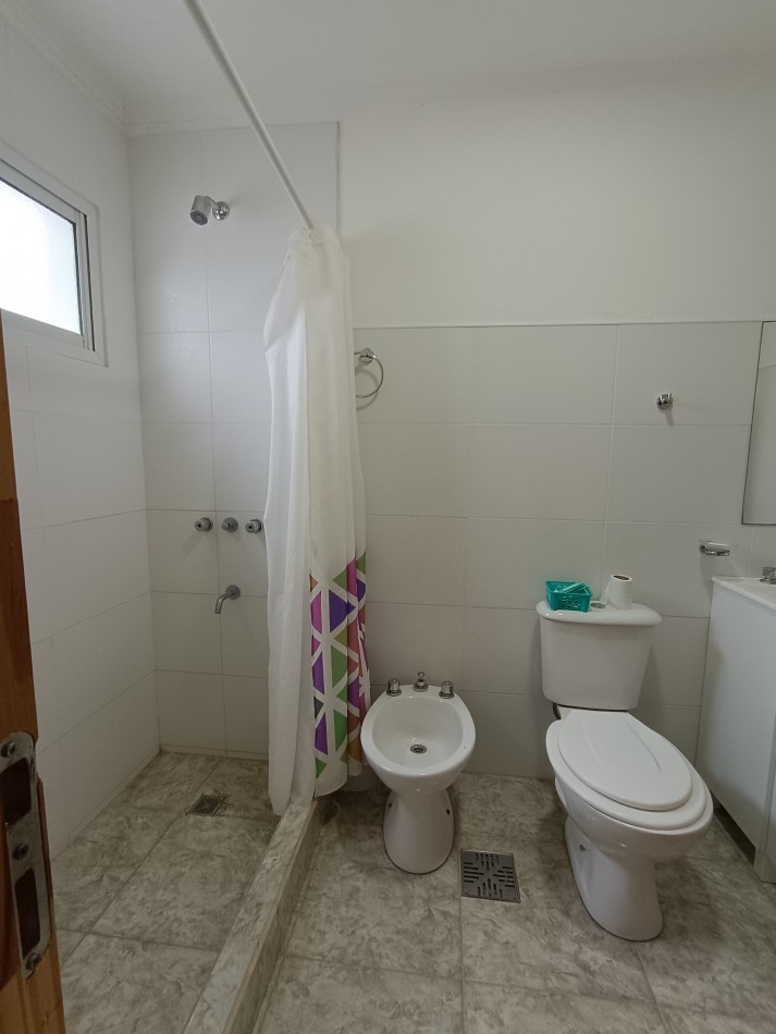 Hermosa casa de 3 dormitorios en Claromeco.