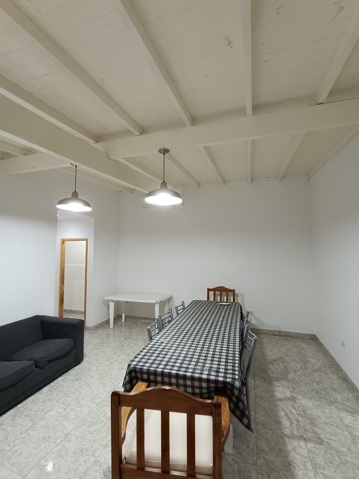 Hermosa casa de 3 dormitorios en Claromeco.