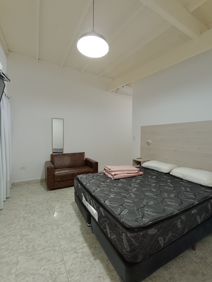 Hermosa casa de 3 dormitorios en Claromeco.