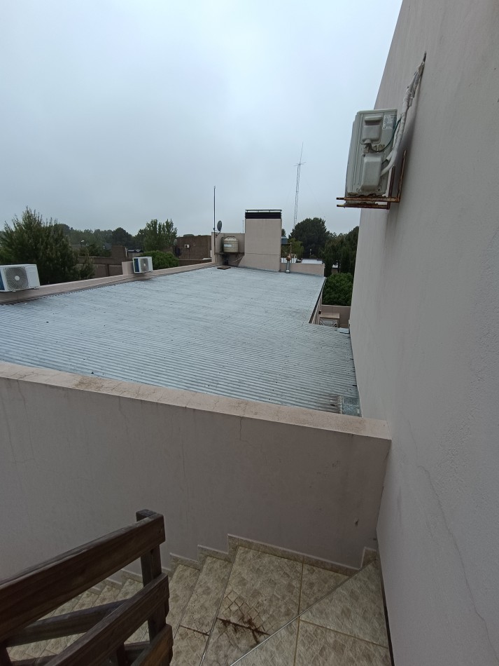 Hermosa casa de 3 dormitorios en Claromeco.